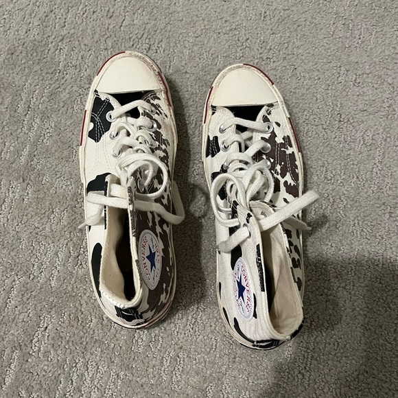 Converse Shoes - Cow print converse